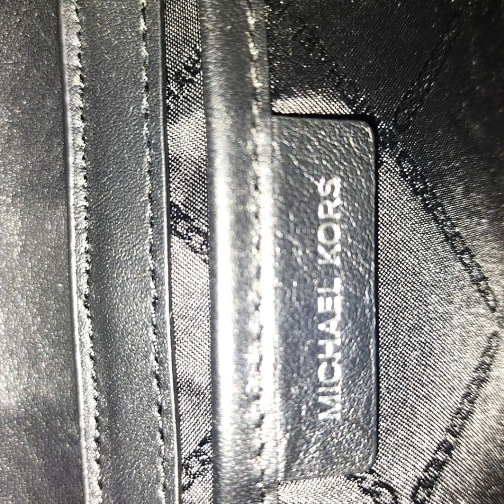 Micheal Kors leather chain strap bag - Picture 5 of 5